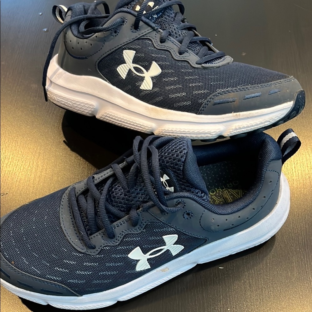 Under Armour Men’s Navy Blue Athletic Sneakers